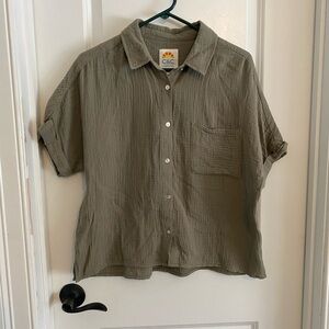 C.C Gauze Cotton Boxy Casual Olive Button Down Shirt